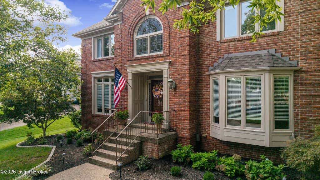 Photo of 800 Lake Forest Pkwy, Louisville, KY 40245 (MLS # 1726836)