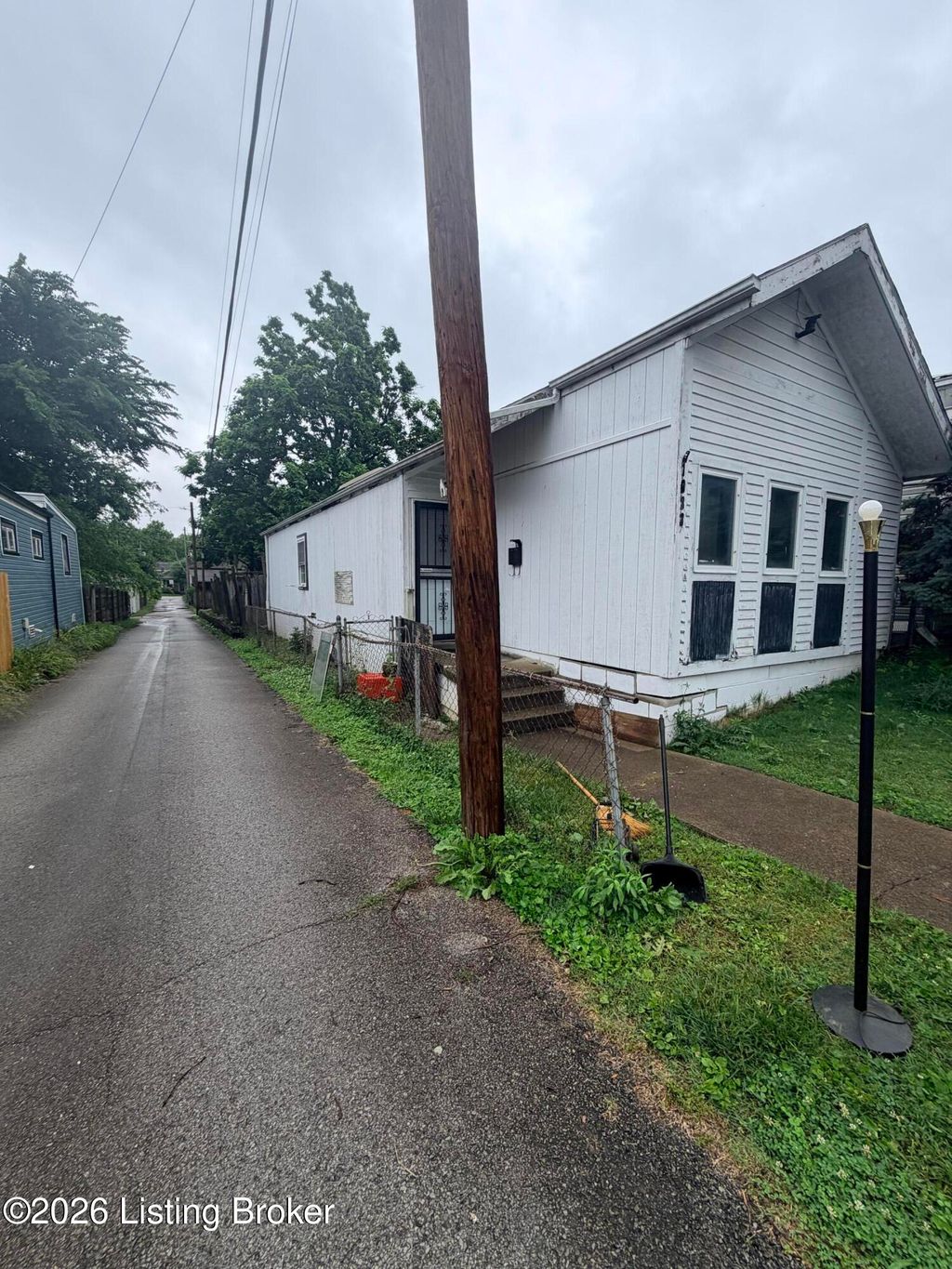 Photo of 1033 E Saint Catherine St, Louisville, KY 40204 (MLS # 1719000)
