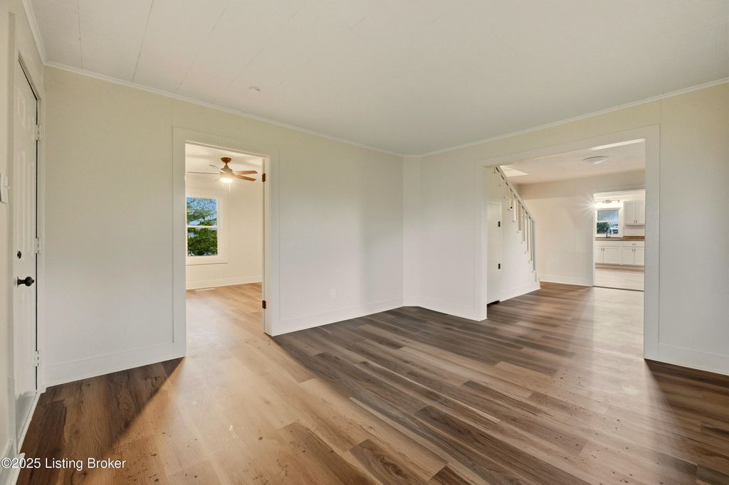 Photo of 624 W Elm Rd, Radcliff, KY 40160 (MLS # 1705185)