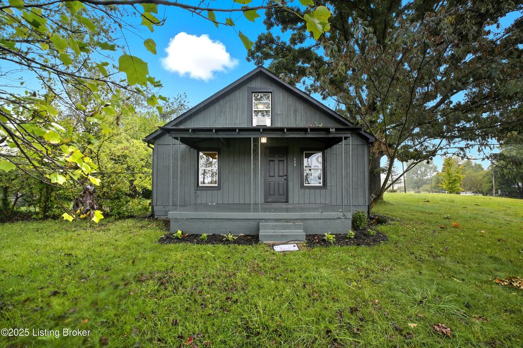 Photo of 624 W Elm Rd, Radcliff, KY 40160 (MLS # 1705185)