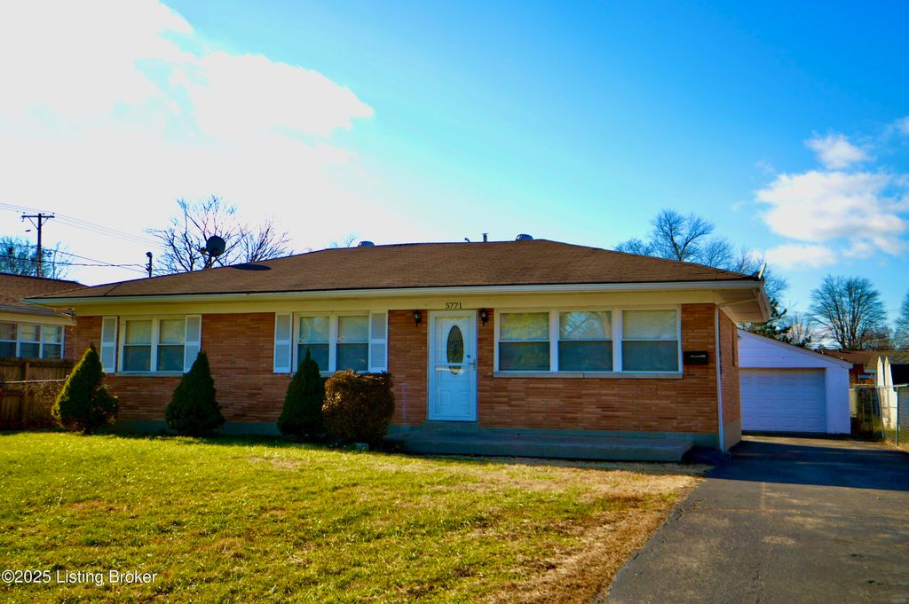 Photo of 5771 Dorinda Dr, Louisville, KY 40258 (MLS # 1705619)
