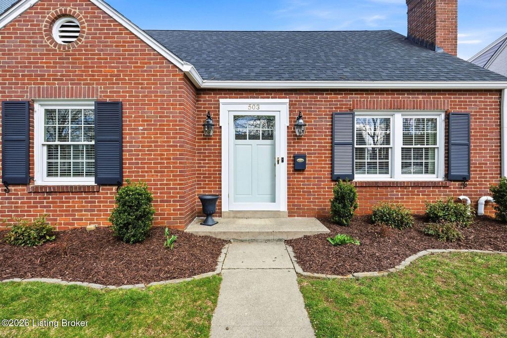 Photo of 503 Cornell Pl, Louisville, KY 40207 (MLS # 1711969)