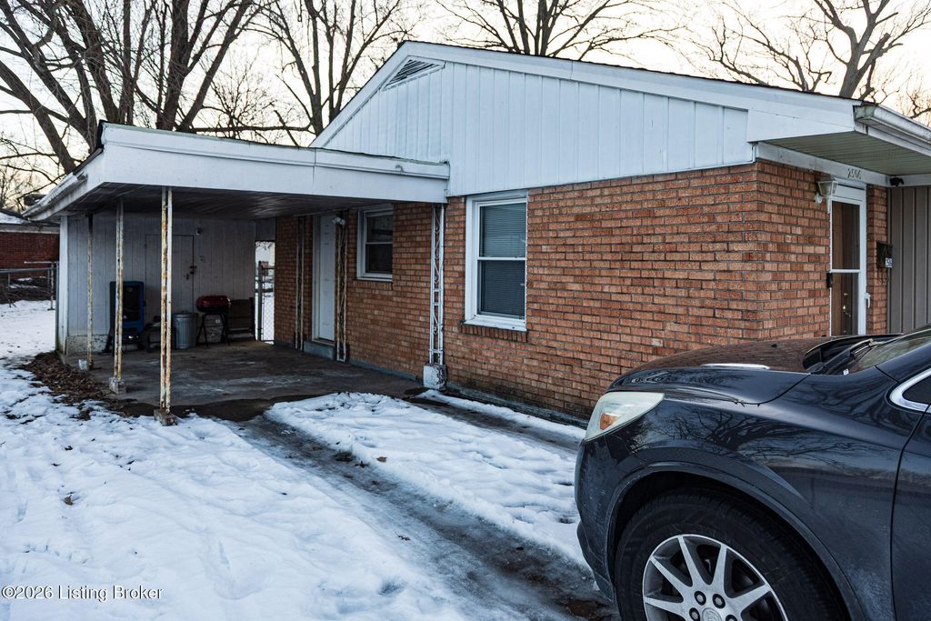 Photo of 2506 Veronica Dr, Louisville, KY 40216 (MLS # 1709027)