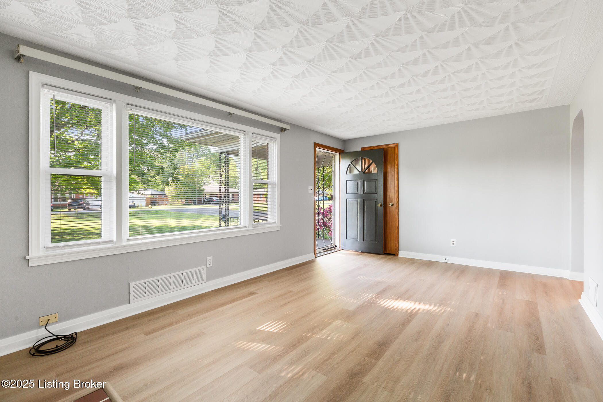 6515 Upper Hunters Trace, Louisville, Pennsylvania image 6