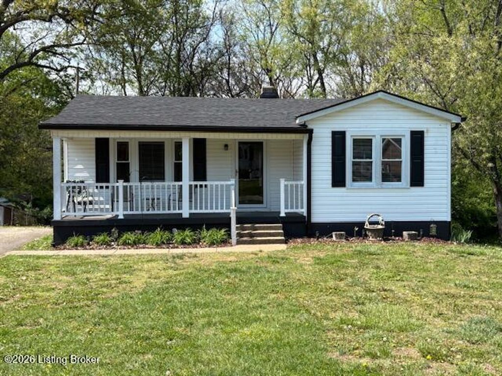 Photo of 214 Demaree Dr, Bardstown, KY 40004 (MLS # 1713719)