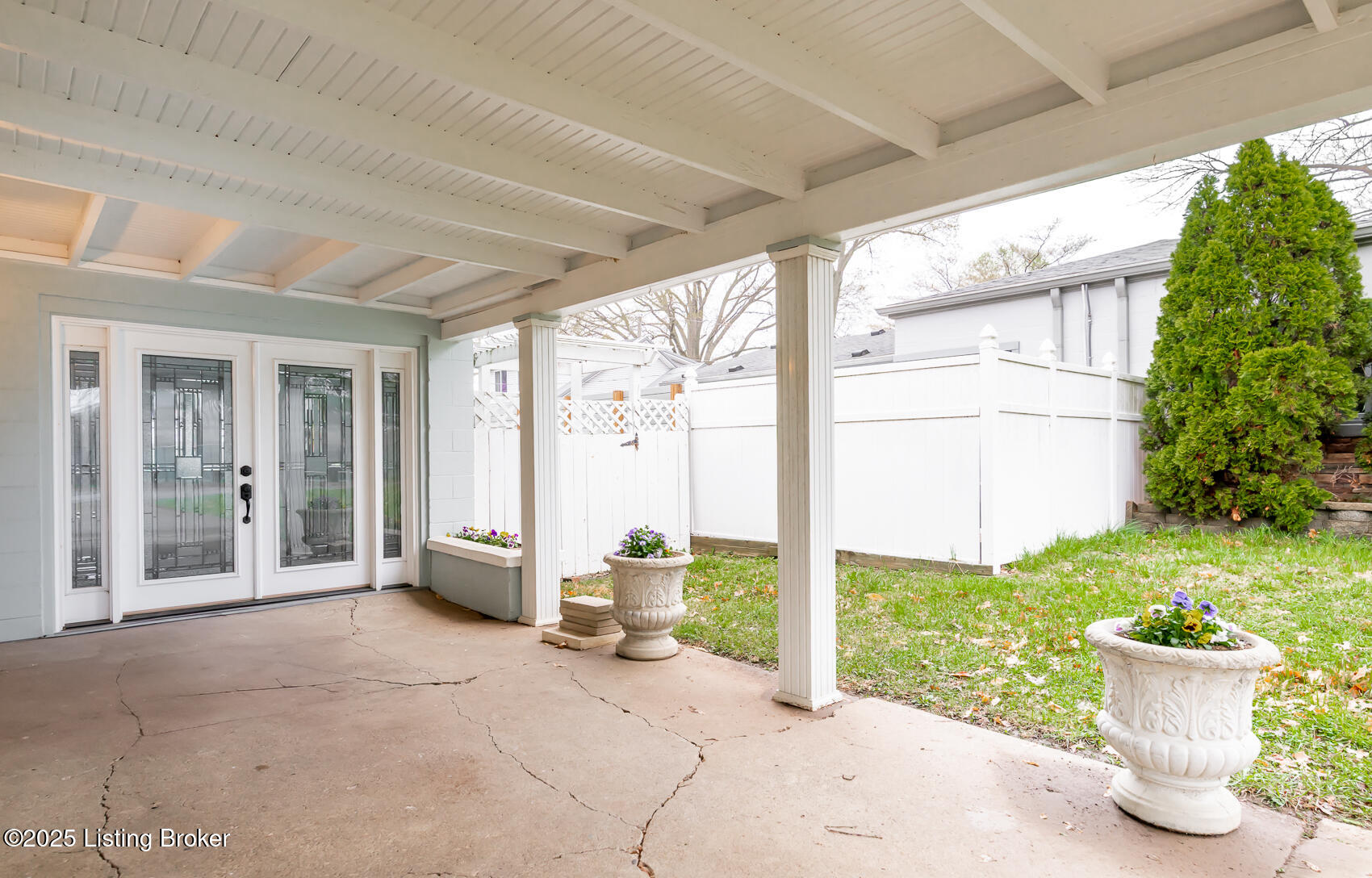 1031 Thruston Ave, Louisville, Kentucky image 5