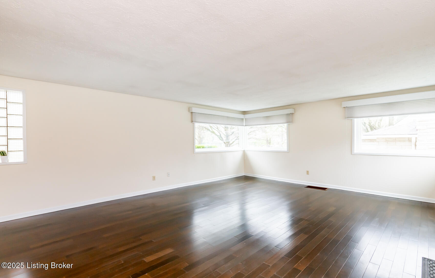1031 Thruston Ave, Louisville, Kentucky image 13