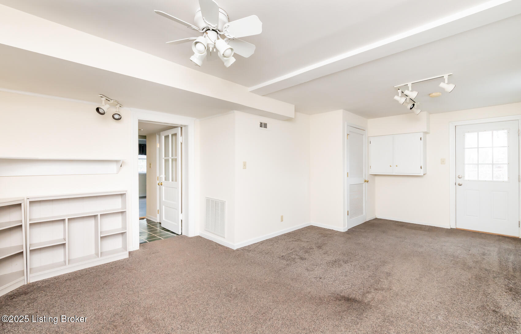 1031 Thruston Ave, Louisville, Kentucky image 27