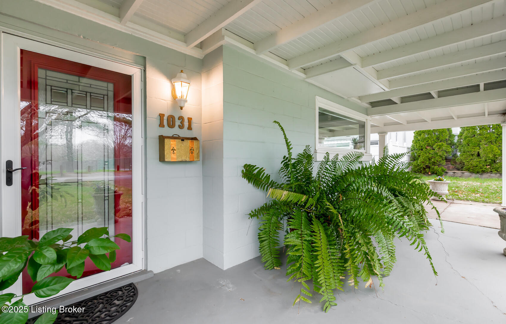 1031 Thruston Ave, Louisville, Kentucky image 7
