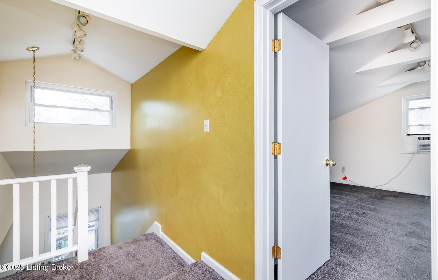 1031 Thruston Ave, Louisville, Kentucky image 47