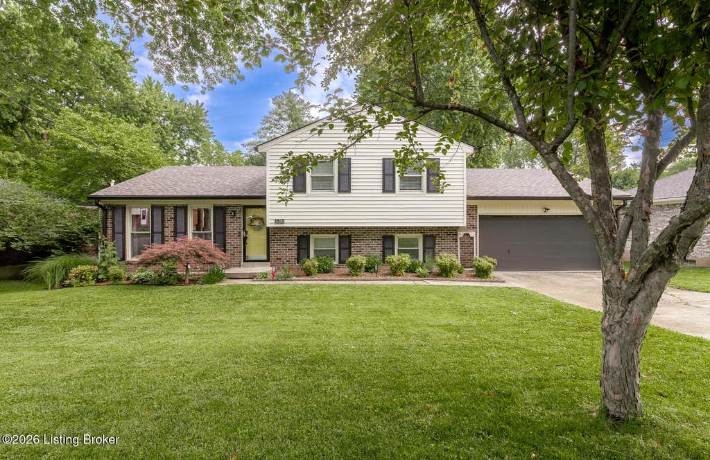 Photo of 1013 Forest Ln, Goshen, KY 40026 (MLS # 1720240)