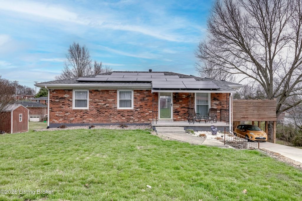 Photo of 1019 Dotland Cir, Shelbyville, KY 40065 (MLS # 1711237)