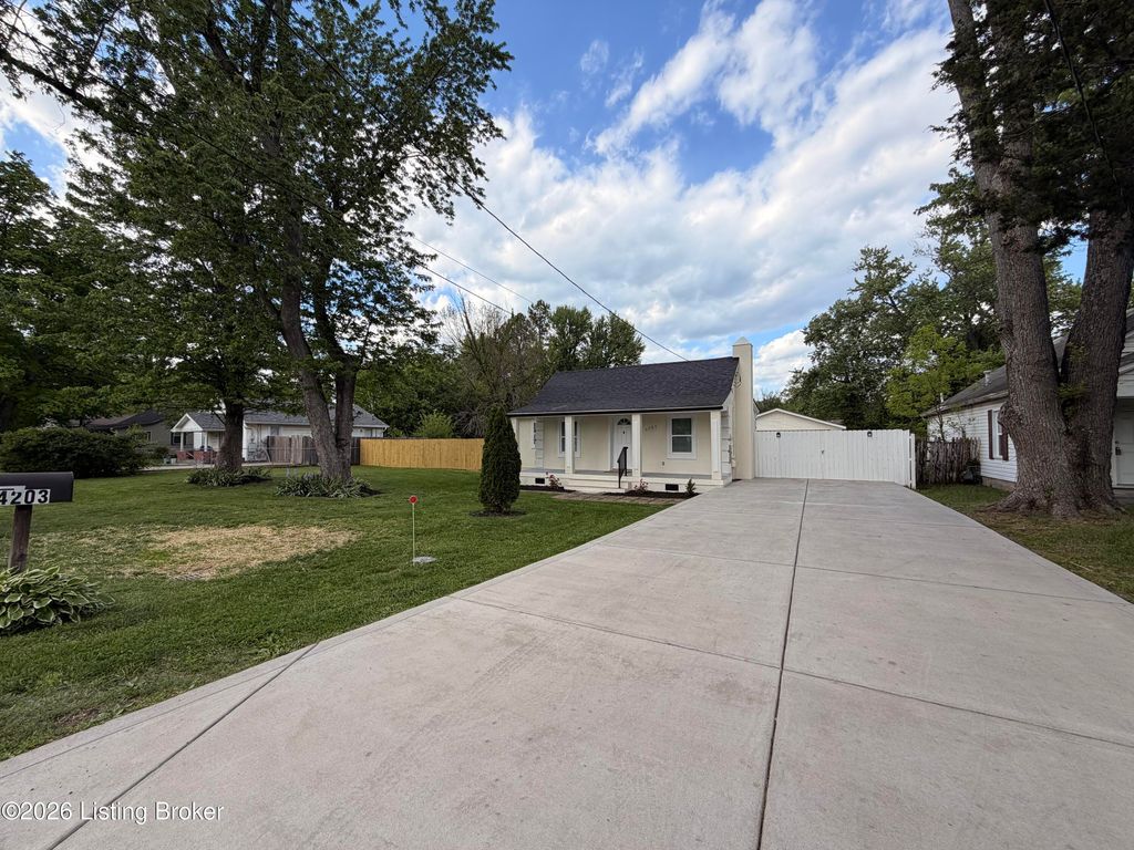 Photo of 4203 Bubbling Over Dr, Louisville, KY 40216 (MLS # 1716842)