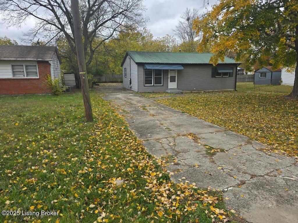 Photo of 9304 New Maple Rd, Louisville, KY 40229 (MLS # 1703746)