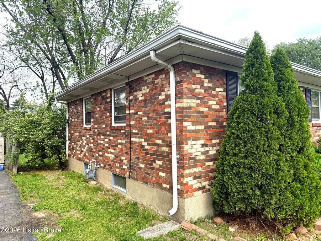 Photo of 3017 Mid Dale Ln, Louisville, KY 40220 (MLS # 1714333)