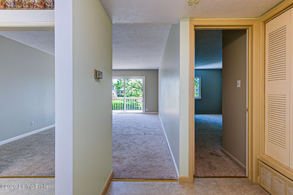 Photo of 1935 Gardiner Ln #C44, Louisville, KY 40205 (MLS # 1713747)