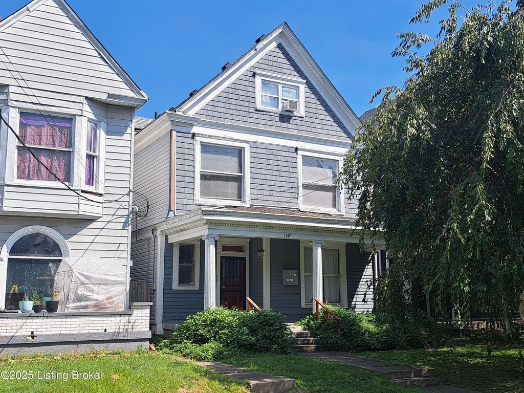 Photo of 1347 S Floyd St, Louisville, KY 40208 (MLS # 1714171)