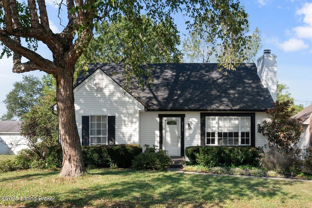 Photo of 8732 Loch Lea Ln, Jeffersontown, KY 40299 (MLS # 1702621)