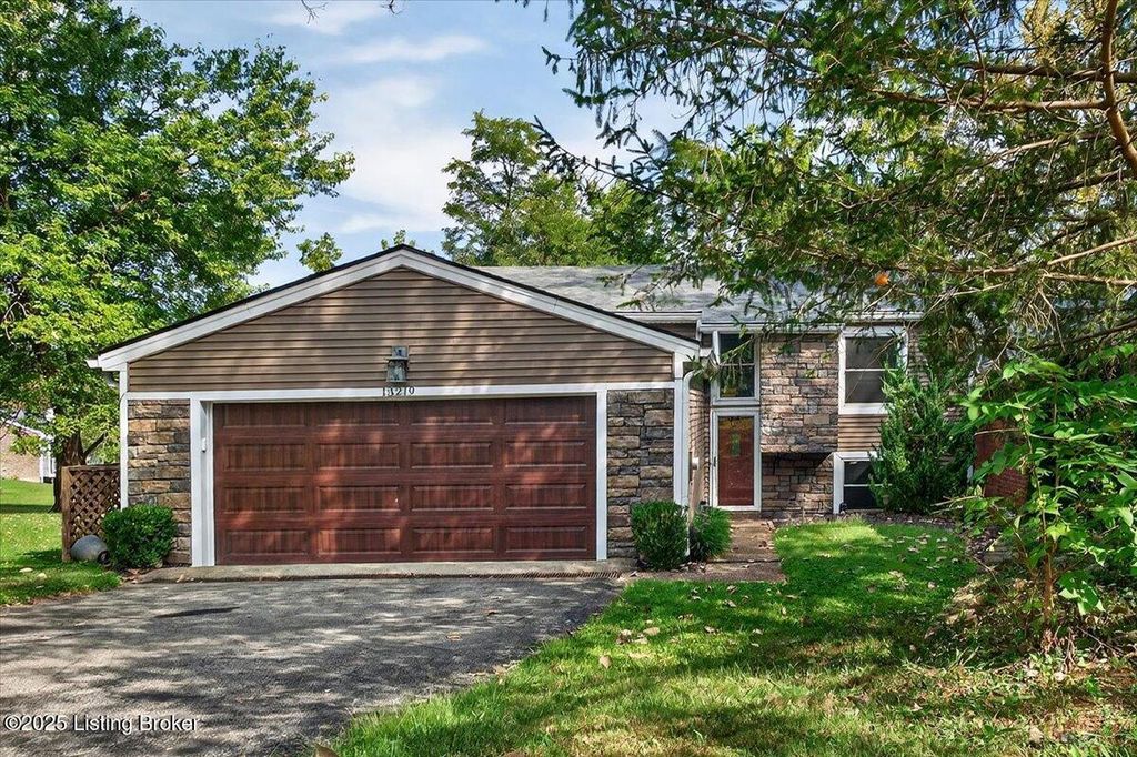 Photo of 13219 Settlers Point Trail, Goshen, KY 40026 (MLS # 1698546)