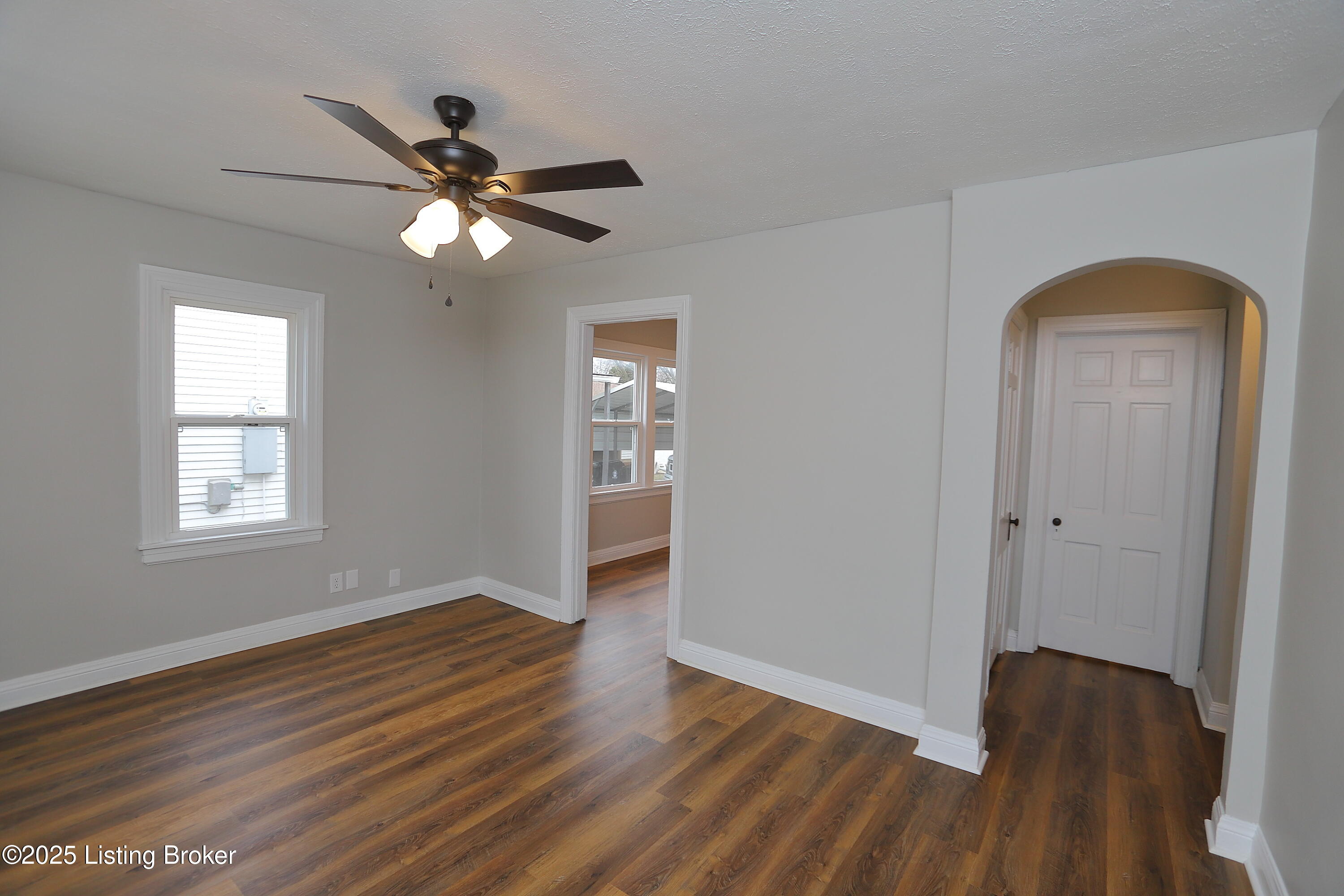 1024 Berry Blvd, Louisville, Kentucky image 6