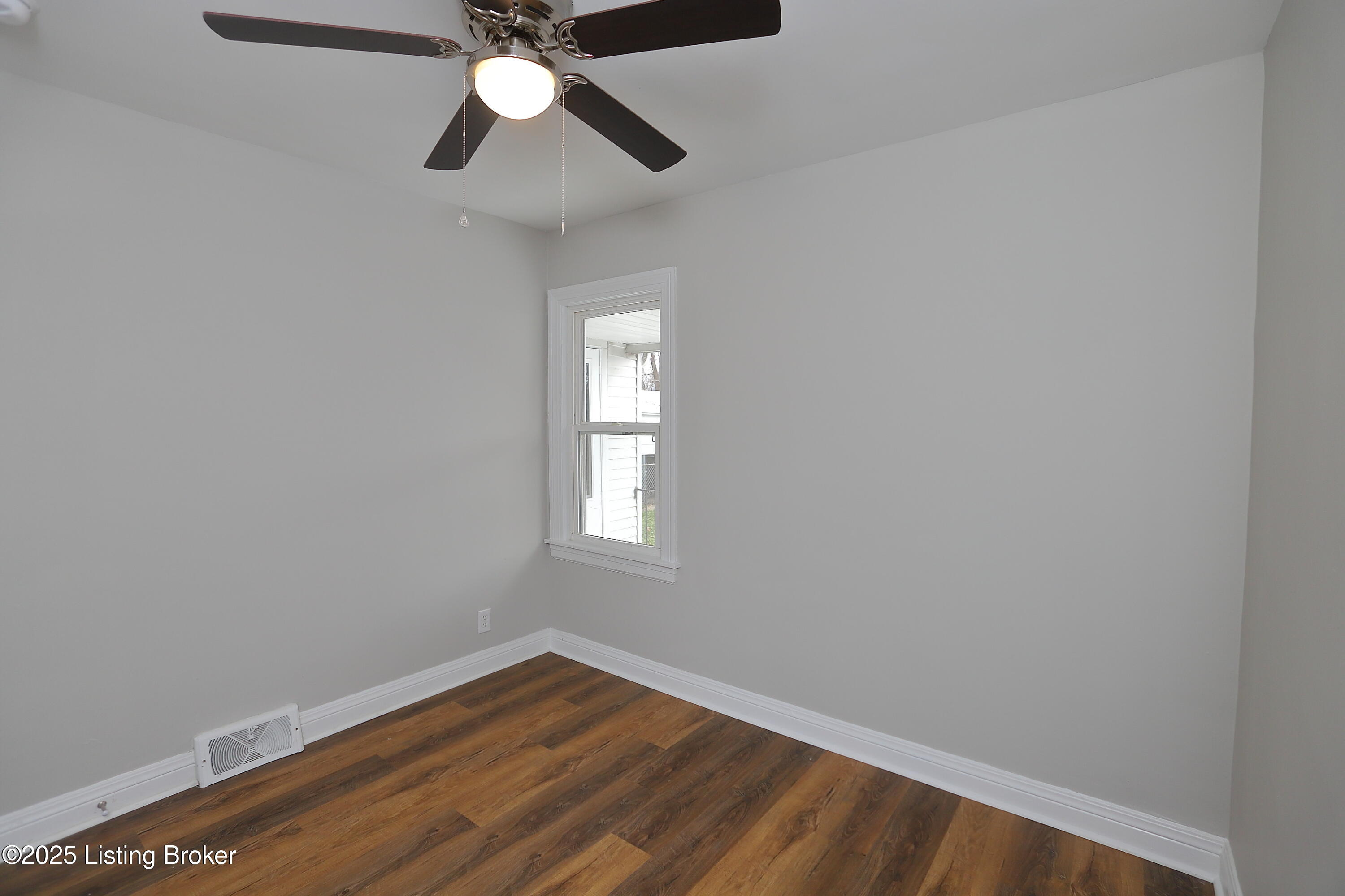1024 Berry Blvd, Louisville, Kentucky image 23