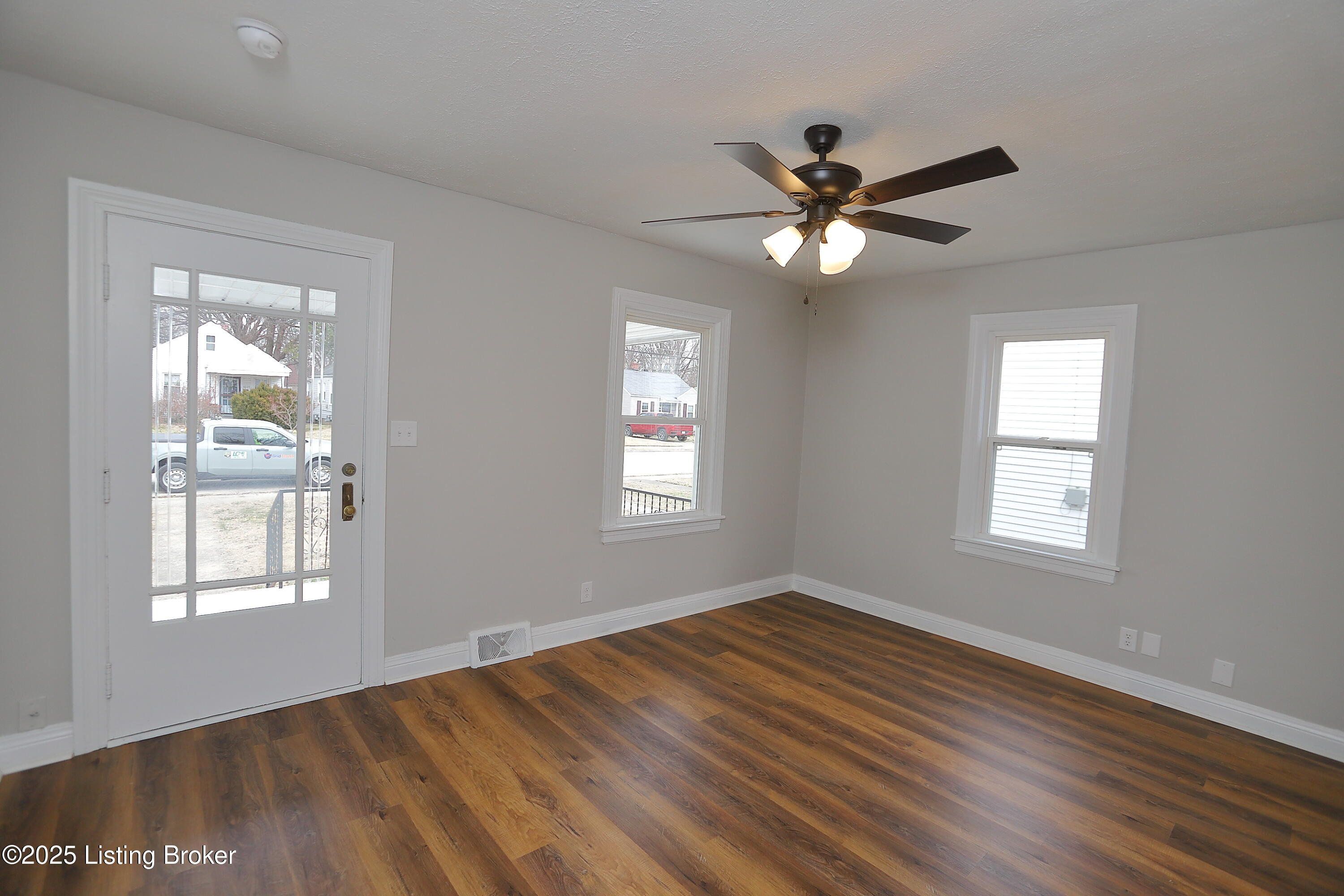 1024 Berry Blvd, Louisville, Kentucky image 5