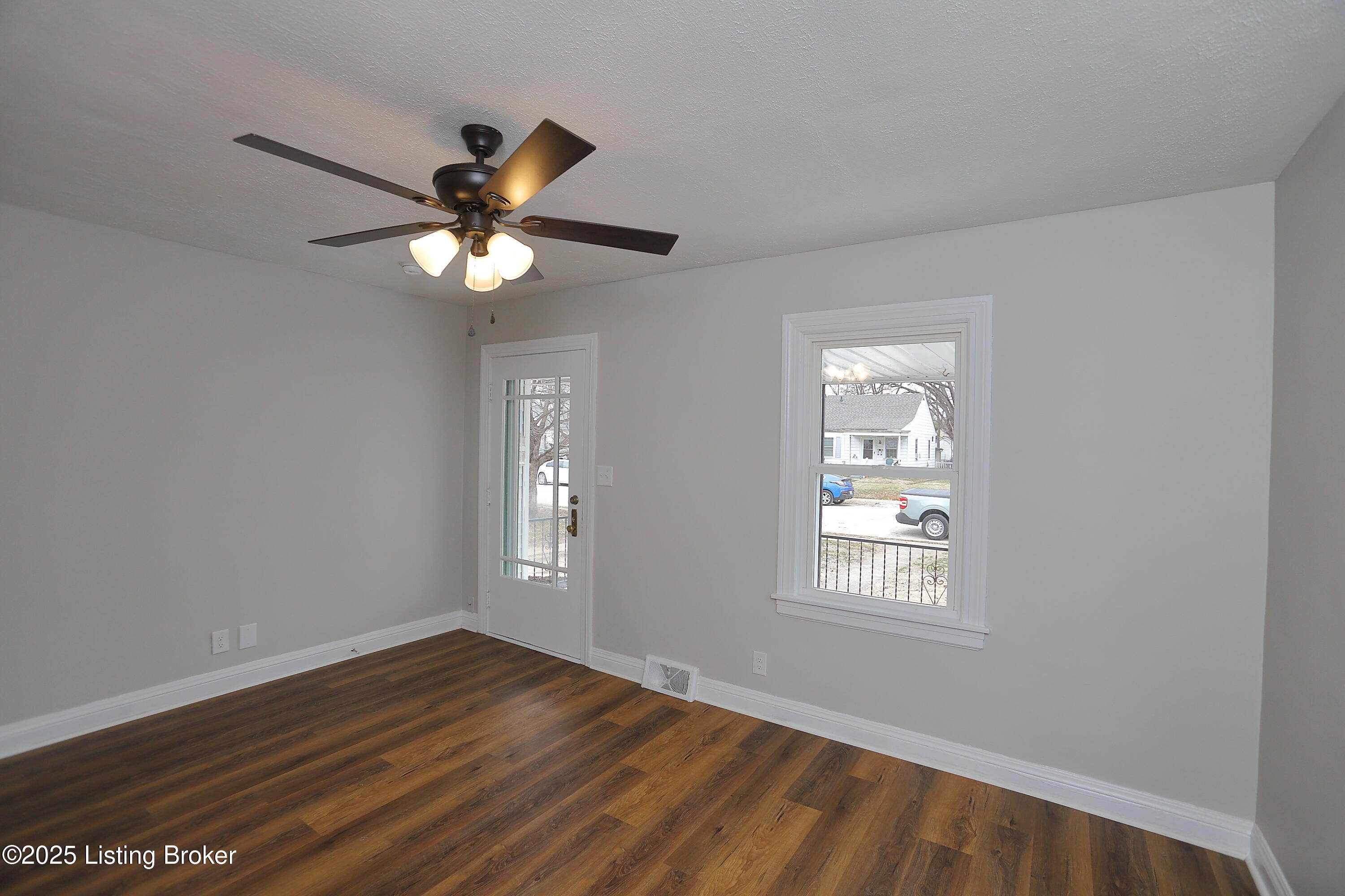1024 Berry Blvd, Louisville, Kentucky image 4