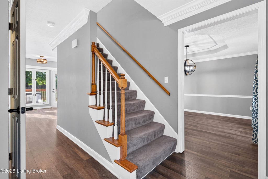 Photo of 7603 Parkridge Trace, Louisville, KY 40214 (MLS # 1723672)