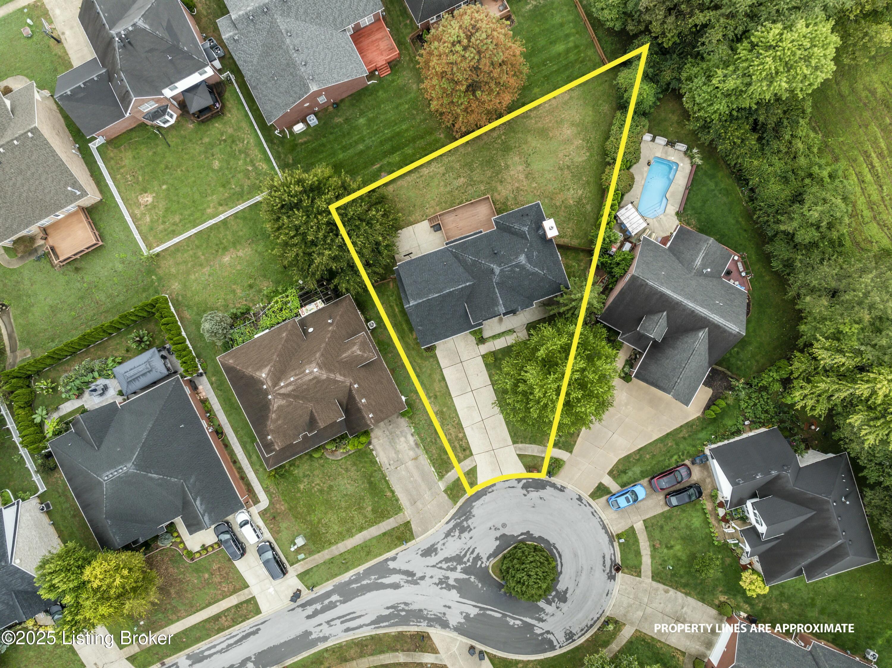 4007 Greenbrook Ct, Louisville, Kentucky image 3