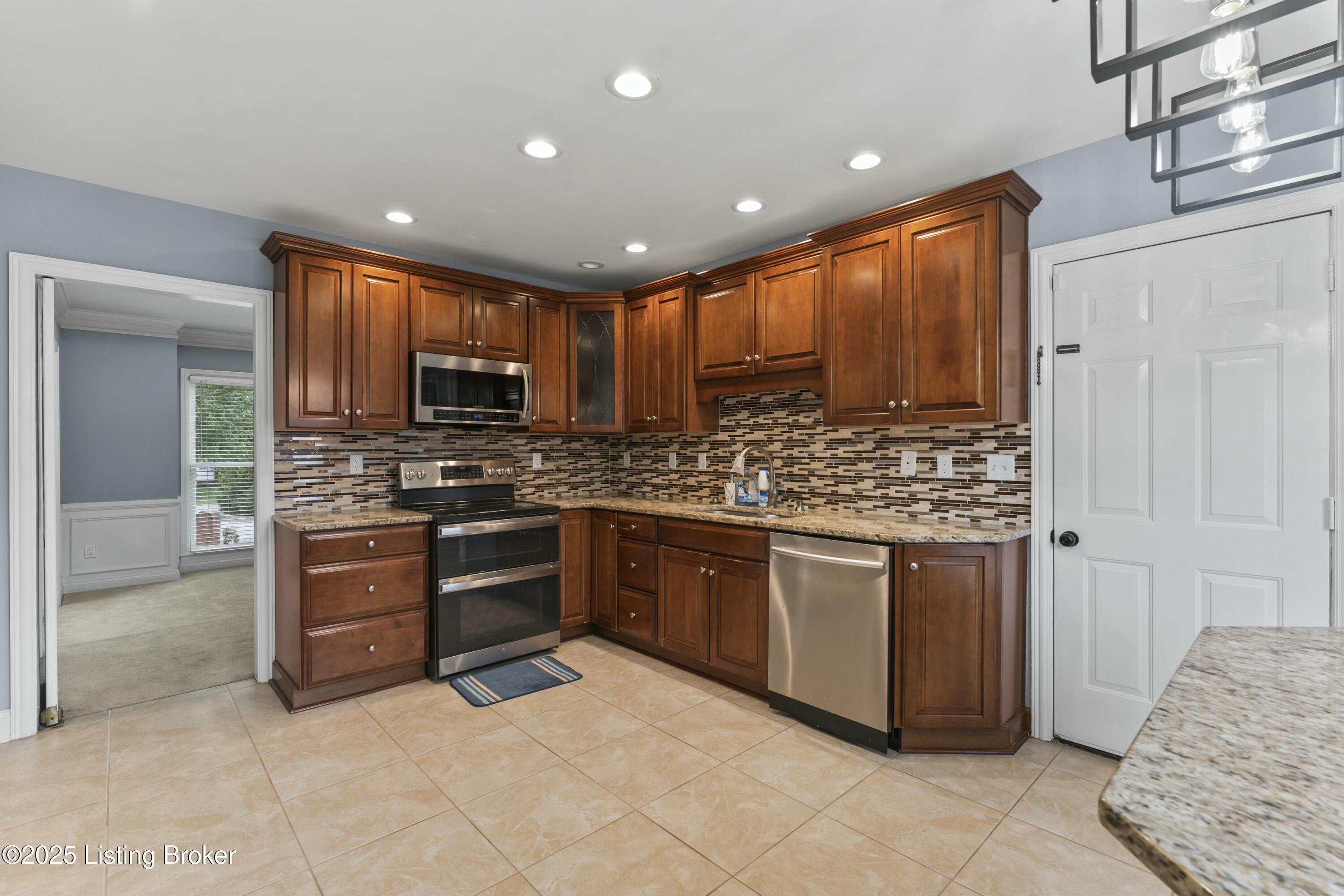 4007 Greenbrook Ct, Louisville, Kentucky image 8