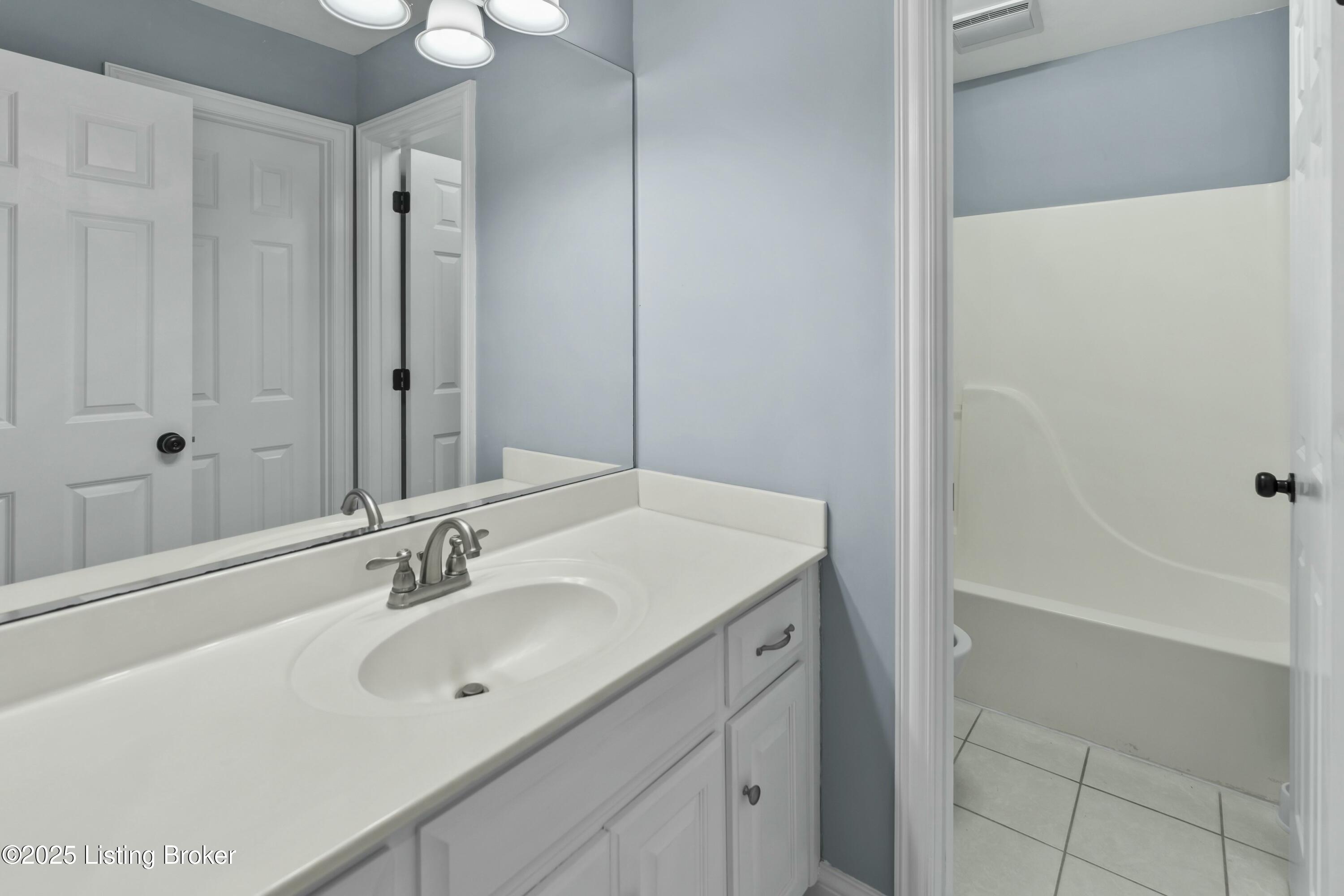 4007 Greenbrook Ct, Louisville, Kentucky image 28