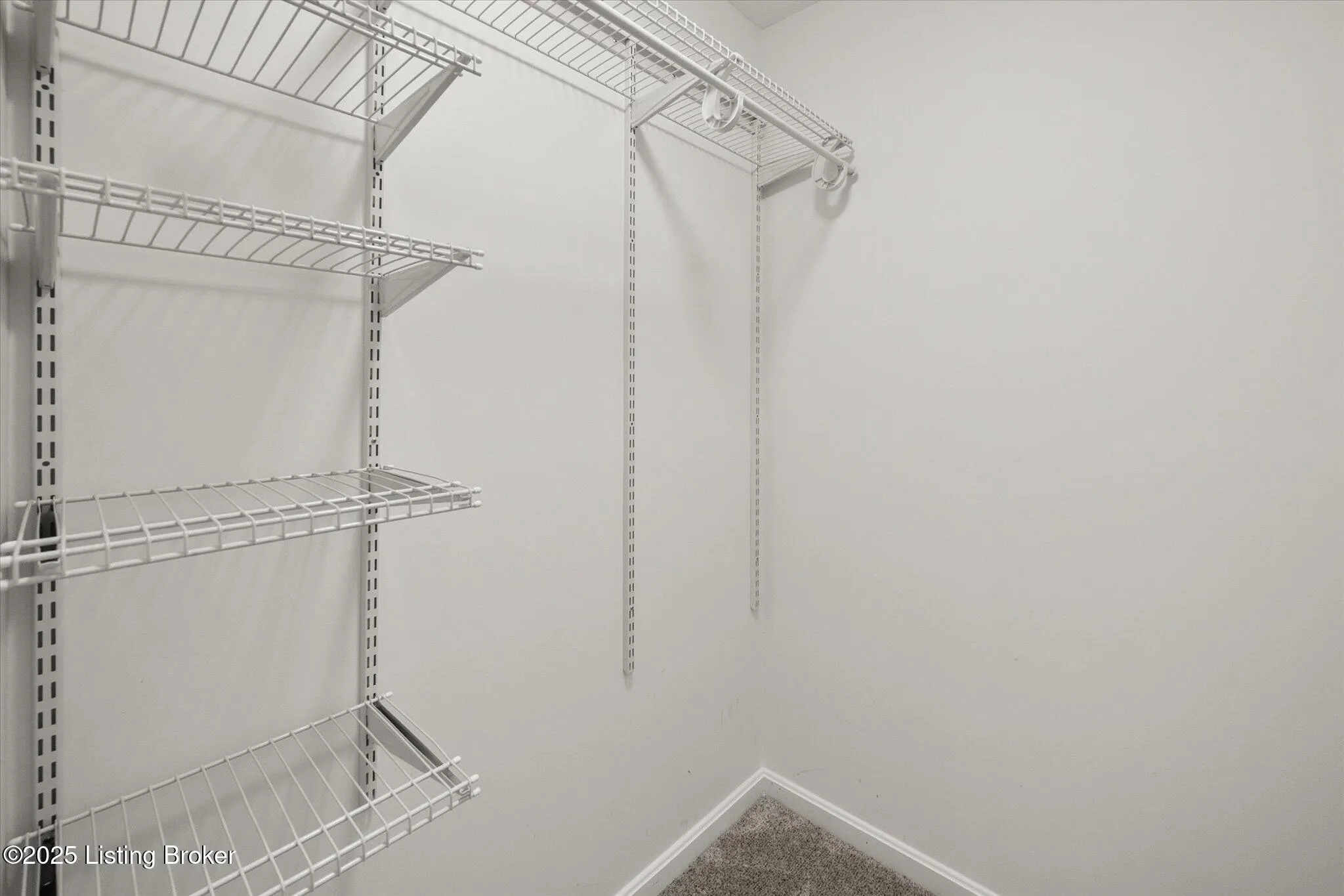 Jeffersonville, Indiana 47130, United States, 2 Bedrooms Bedrooms, ,1 BathroomBathrooms,Residential,Active,215887