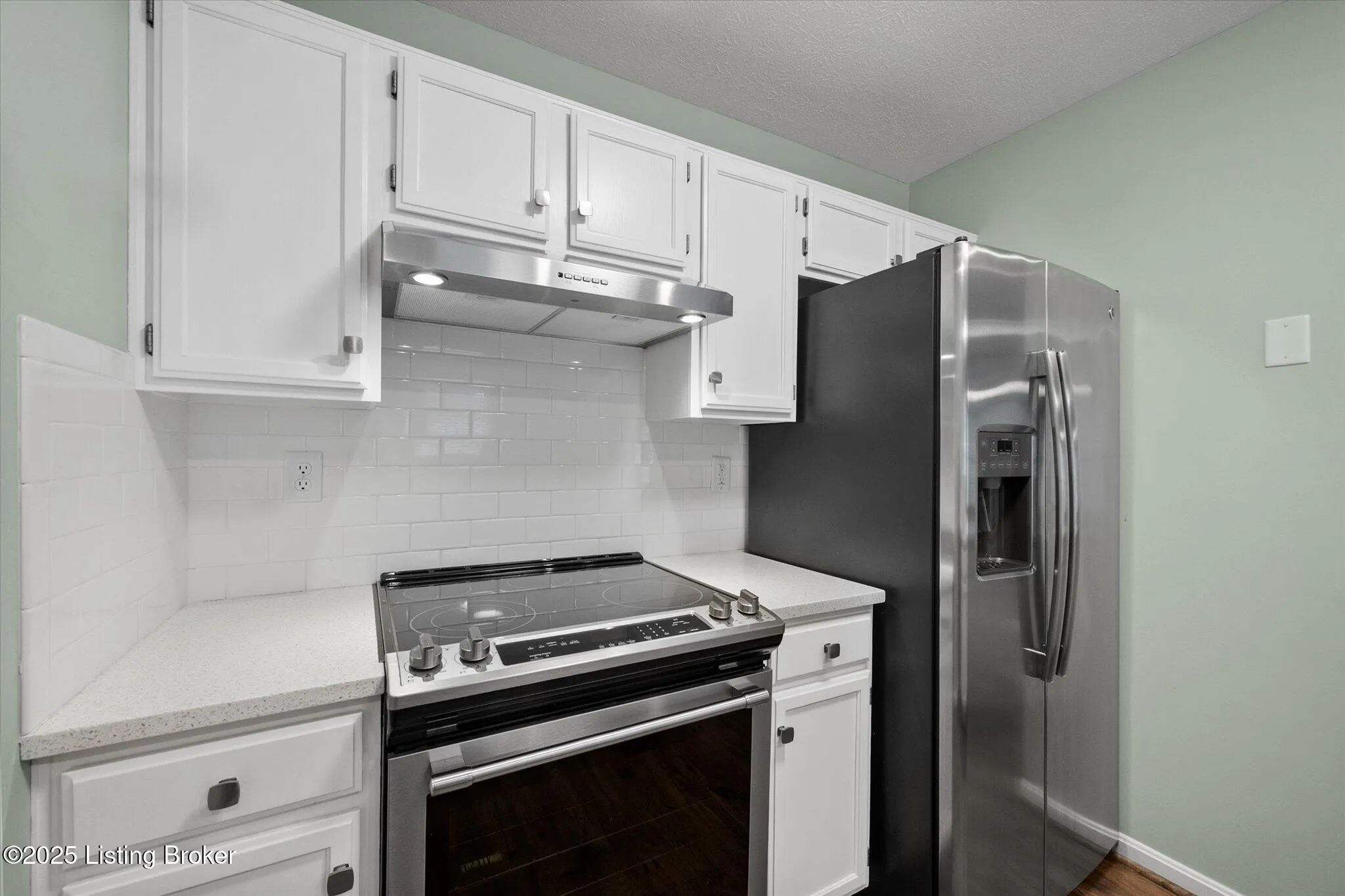 Jeffersonville, Indiana 47130, United States, 2 Bedrooms Bedrooms, ,1 BathroomBathrooms,Residential,Active,215887