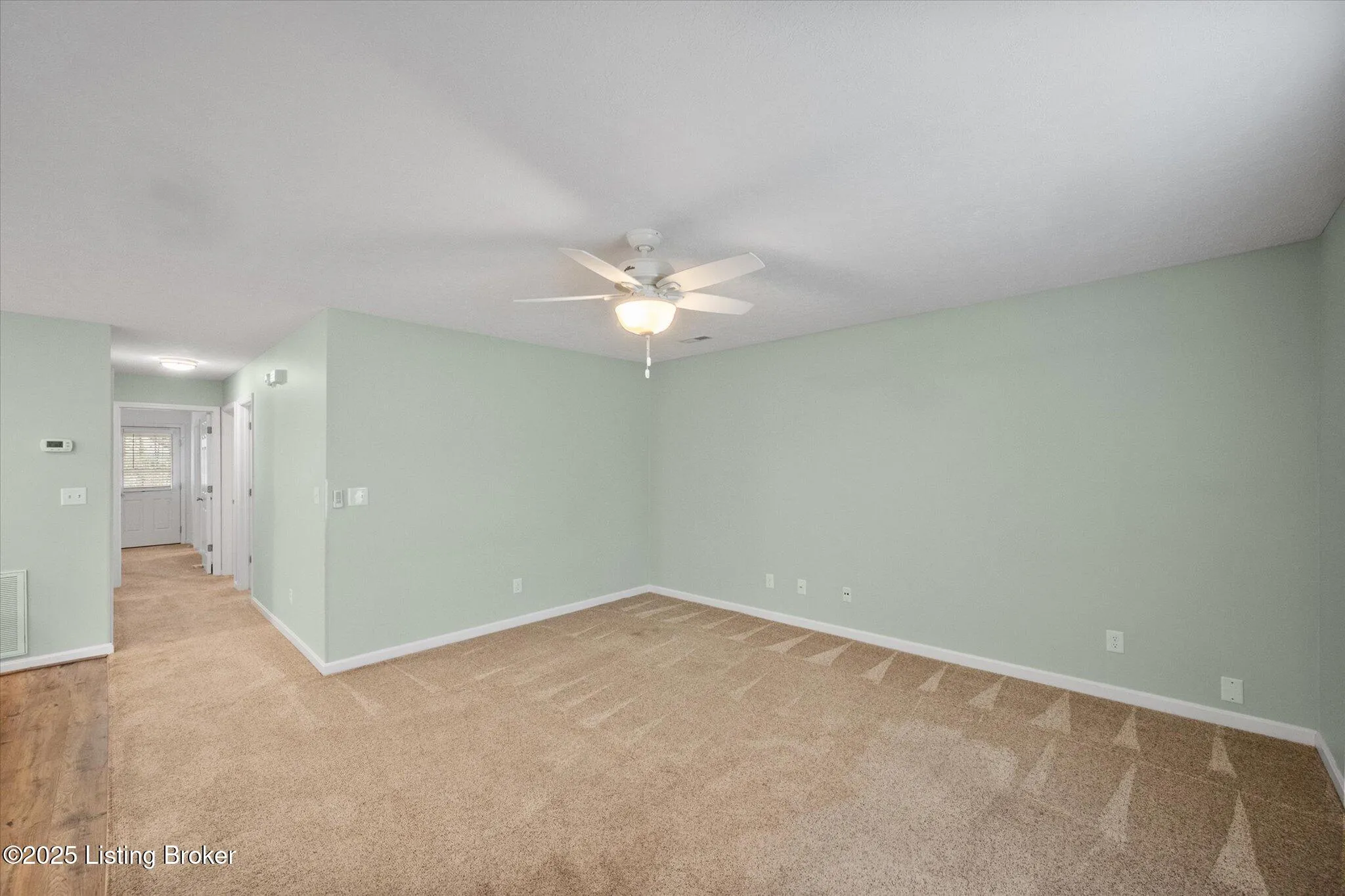 Jeffersonville, Indiana 47130, United States, 2 Bedrooms Bedrooms, ,1 BathroomBathrooms,Residential,Active,215887