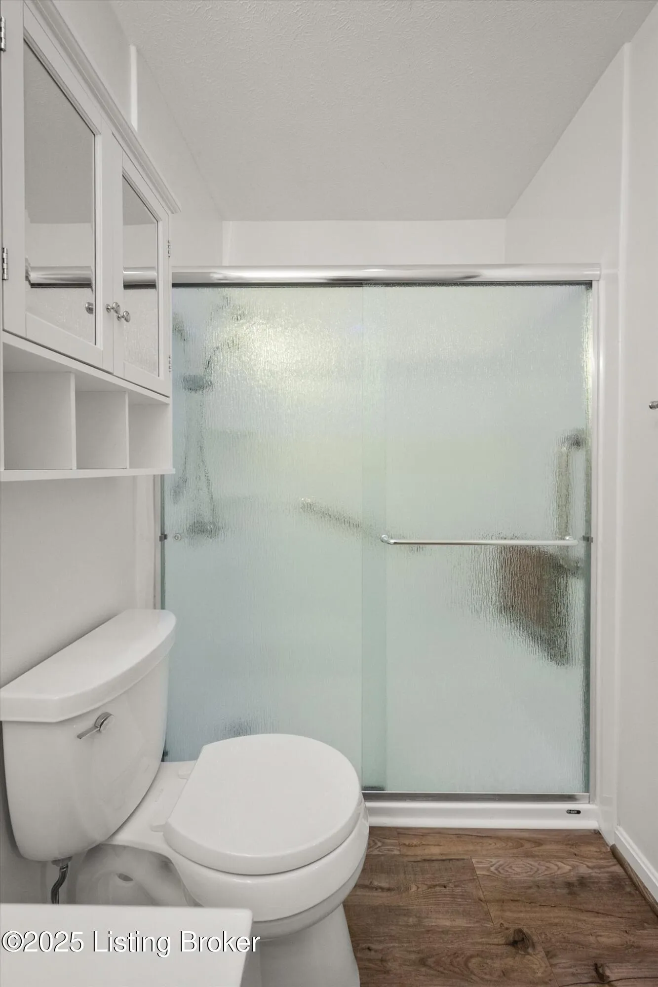 Jeffersonville, Indiana 47130, United States, 2 Bedrooms Bedrooms, ,1 BathroomBathrooms,Residential,Active,215887