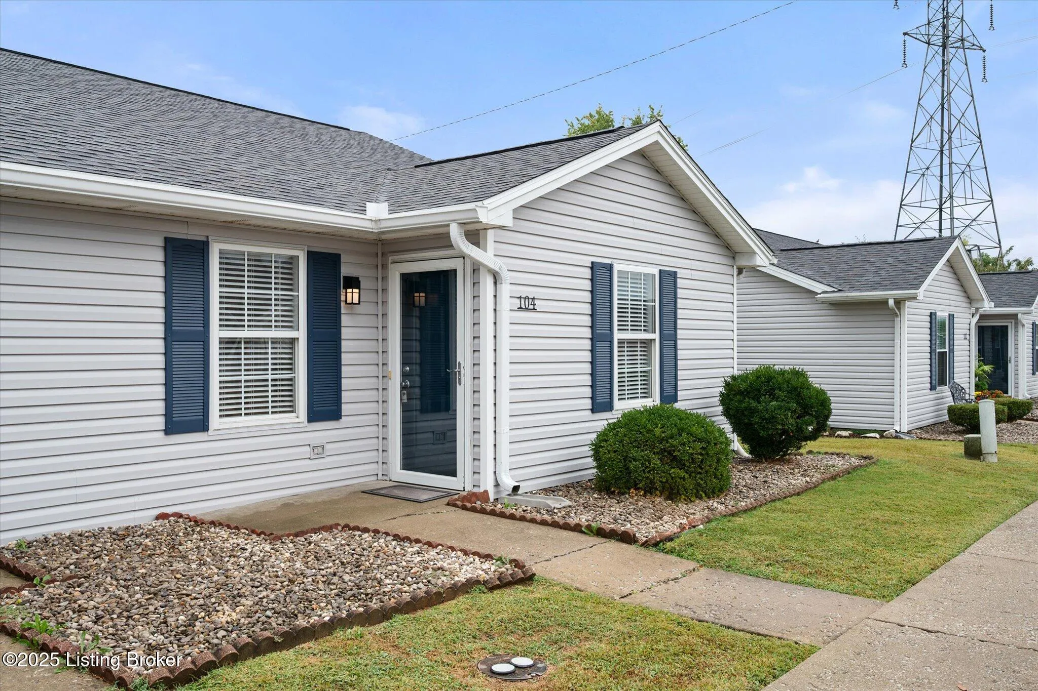 Jeffersonville, Indiana 47130, United States, 2 Bedrooms Bedrooms, ,1 BathroomBathrooms,Residential,Active,215887