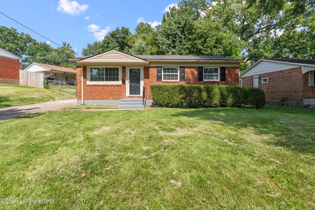 Photo of 9715 Titan Dr, Louisville, KY 40229 (MLS # 1723743)