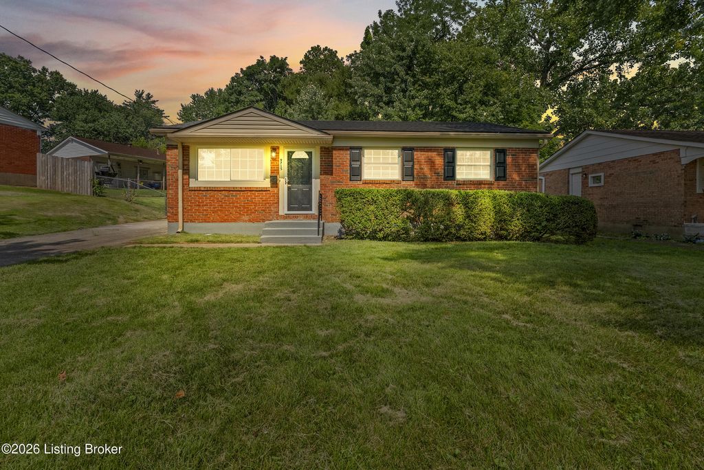 Photo of 9715 Titan Dr, Louisville, KY 40229 (MLS # 1723743)