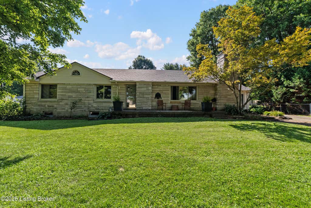 Photo of 9014 Fern Creek Rd, Louisville, KY 40291 (MLS # 1724371)