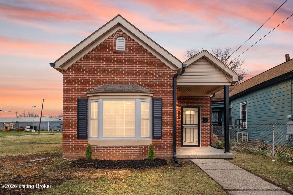 Photo of 322 E Breckinridge St, Louisville, KY 40203 (MLS # 1707148)