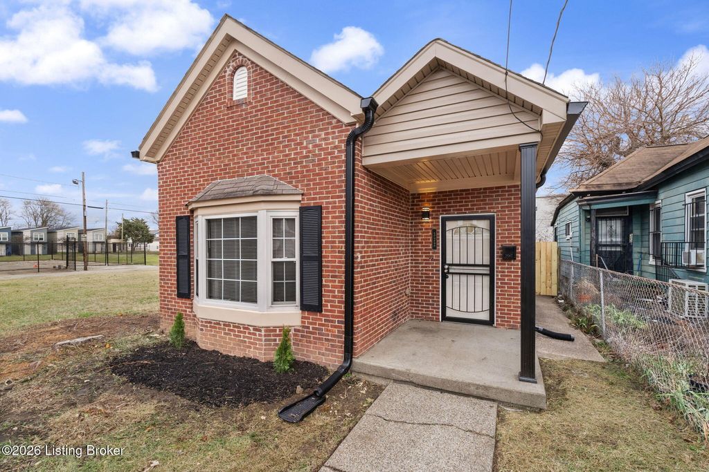 Photo of 322 E Breckinridge St, Louisville, KY 40203 (MLS # 1707148)