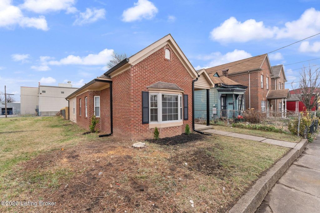 Photo of 322 E Breckinridge St, Louisville, KY 40203 (MLS # 1707148)