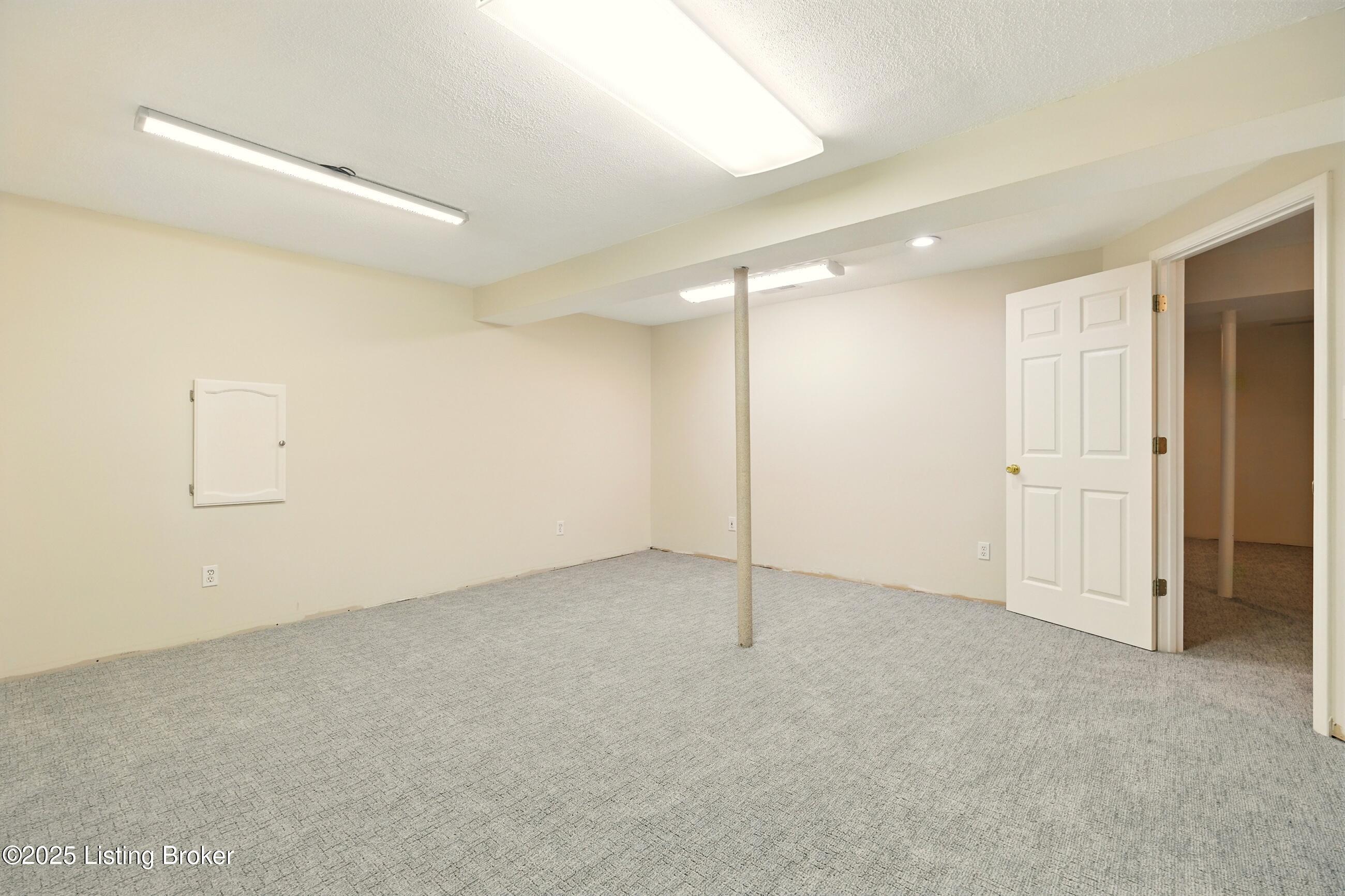 5121 Oaklawn Park Dr, Louisville, Kentucky image 32