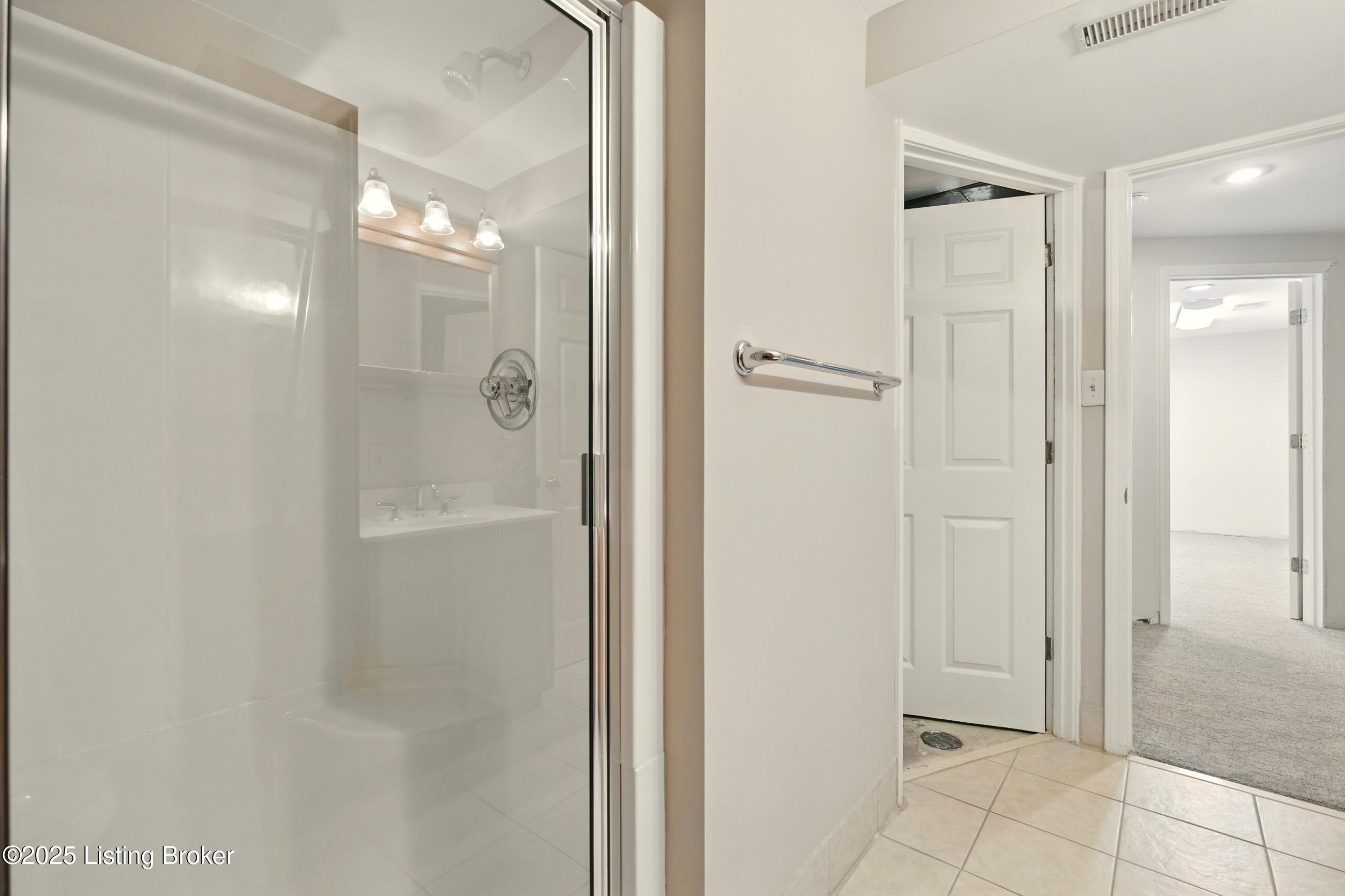 5121 Oaklawn Park Dr, Louisville, Kentucky image 31