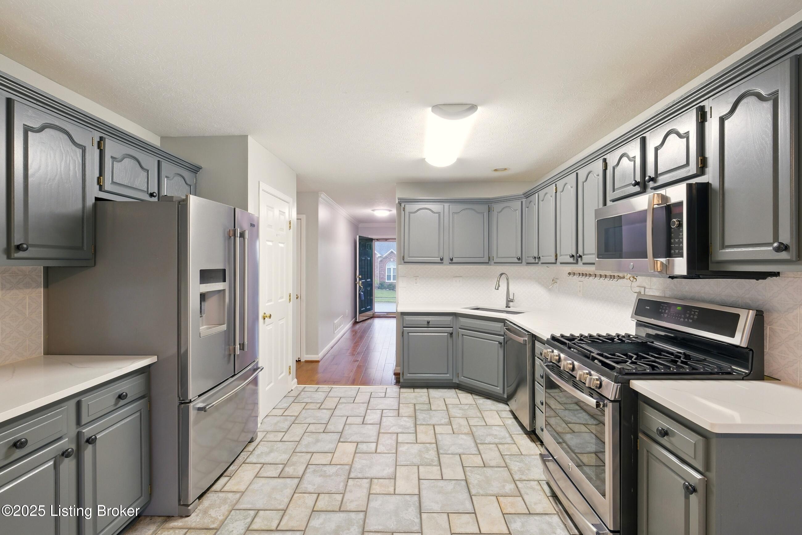 5121 Oaklawn Park Dr, Louisville, Kentucky image 11