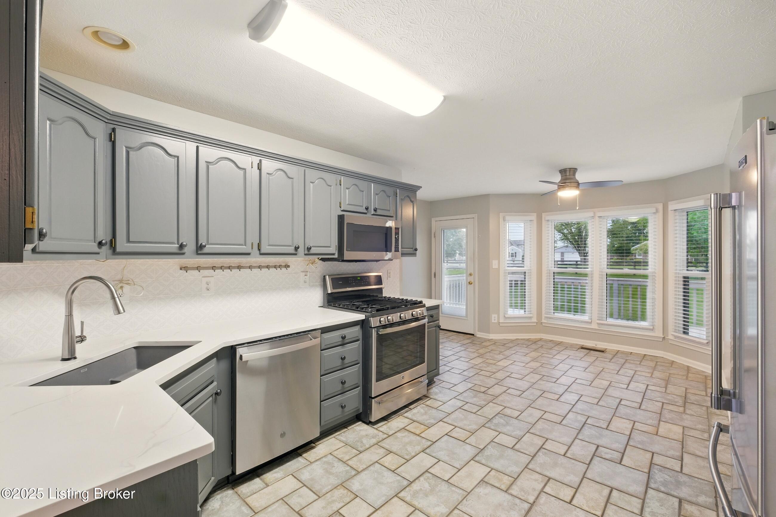 5121 Oaklawn Park Dr, Louisville, Kentucky image 13