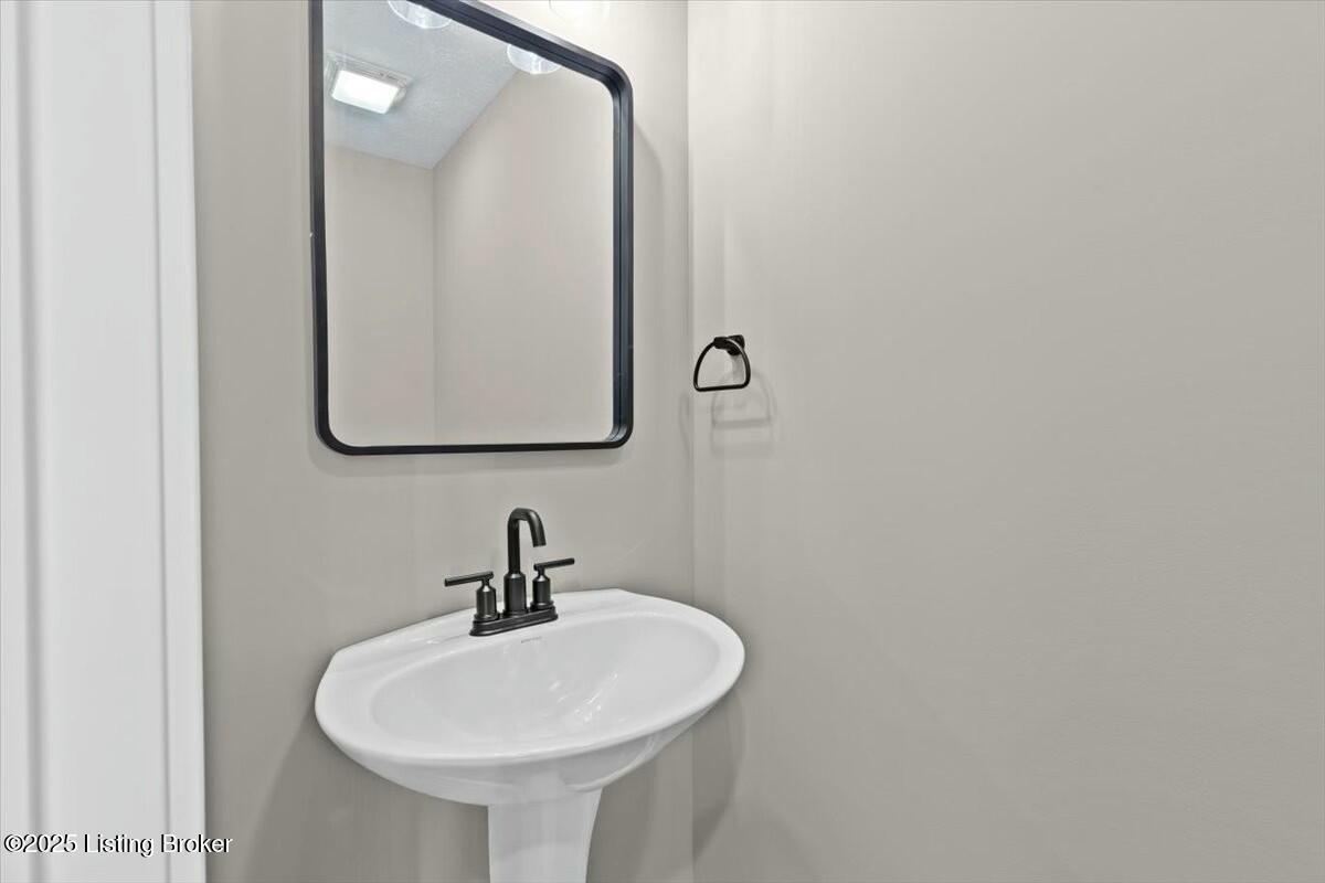 432 Sandy Circle Cir, Elizabethtown, Pennsylvania image 8