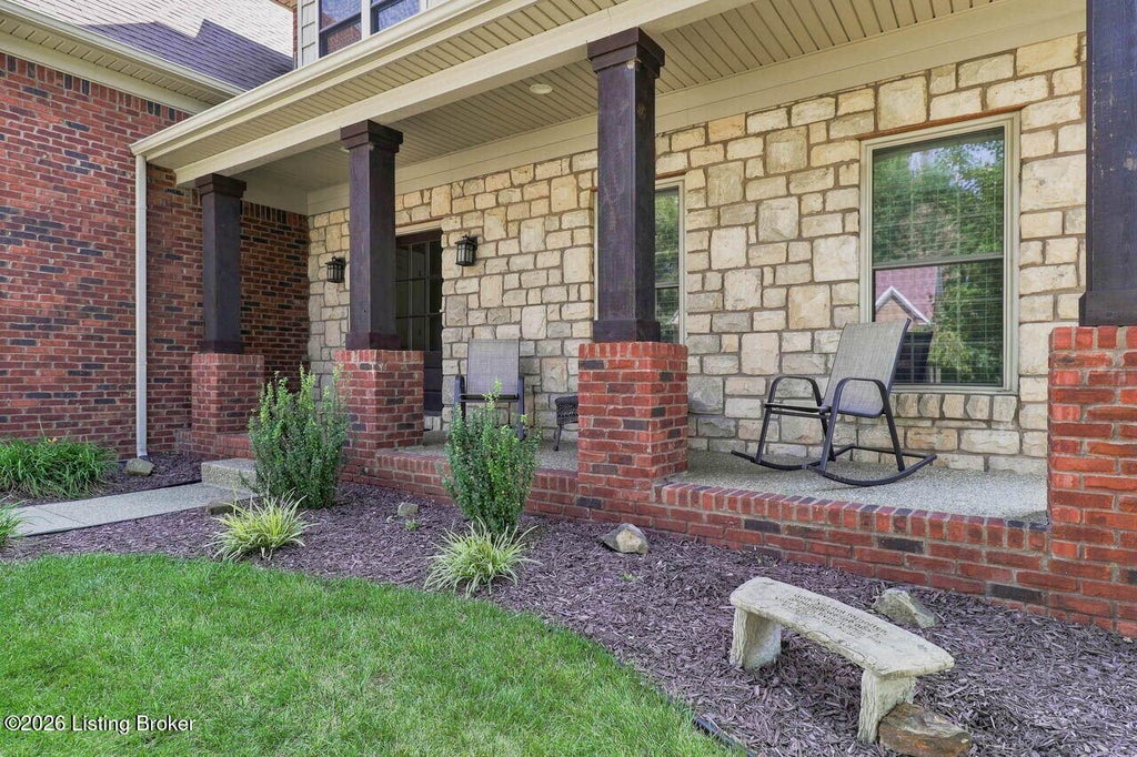 Photo of 7612 Aspen Ridge Rd, Louisville, KY 40214 (MLS # 1729753)