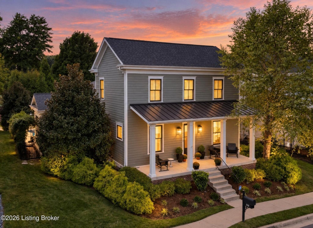 Photo of 310 Kirkwood Glen Cir, Louisville, KY 40207 (MLS # 1732995)
