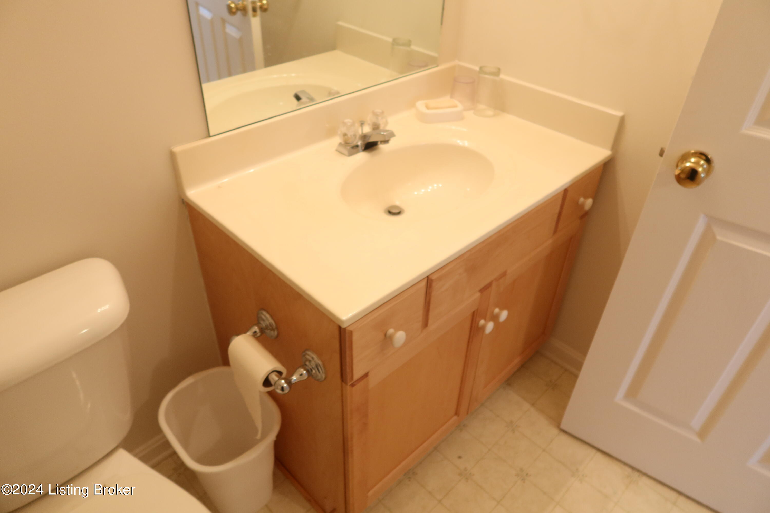 8711 Lough Dr, Louisville, Kentucky image 17